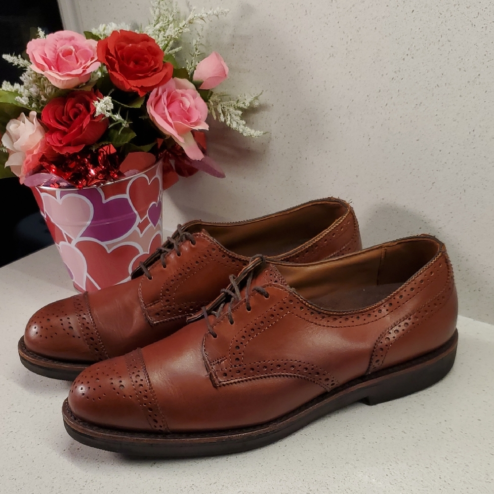 Allen Edmonds Brown Leather Oxfords (sz 8)